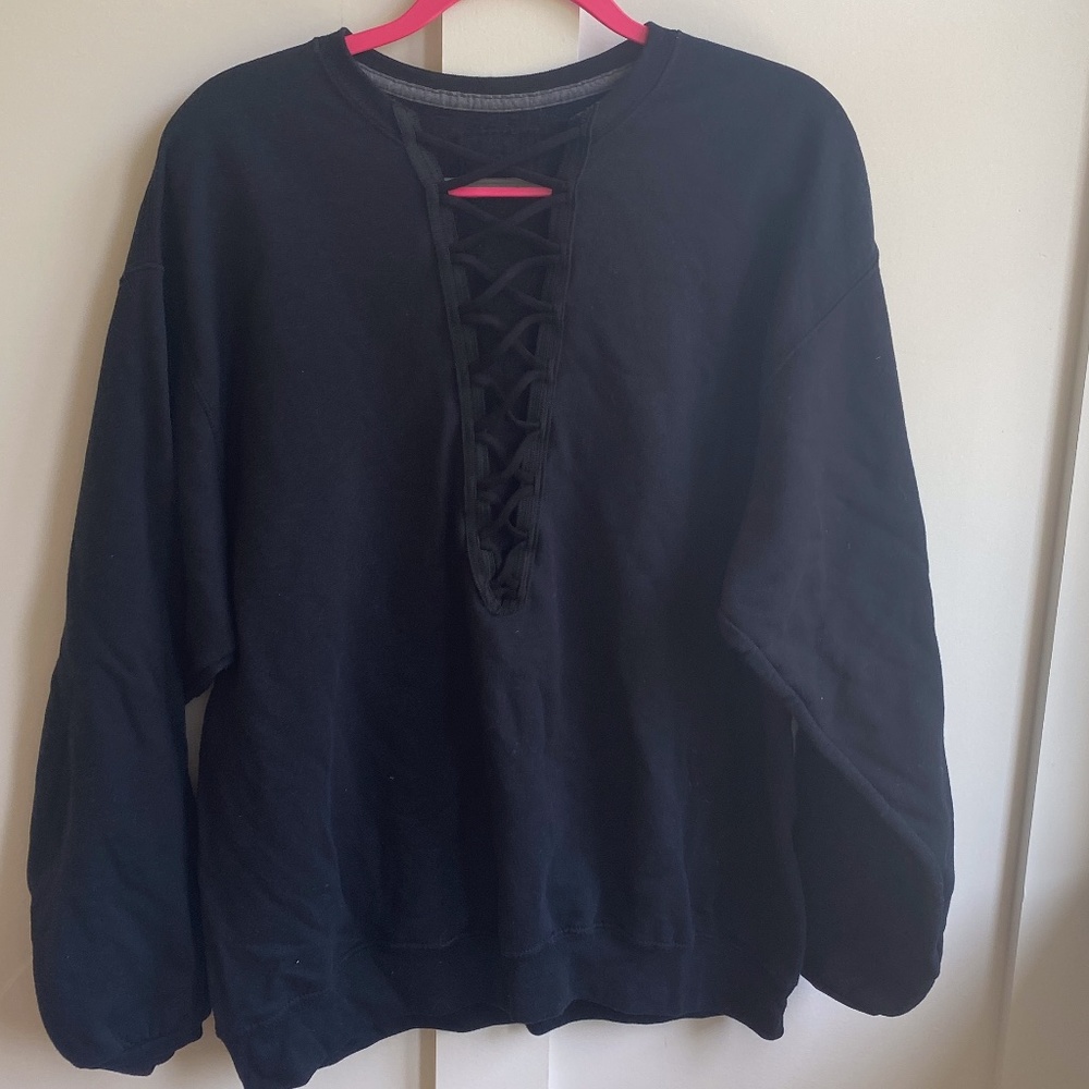 Black Detailed Sweatshirt